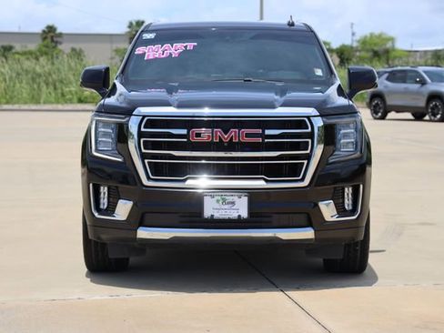 Used 2022 GMC Yukon XL SLT w/ SLT Luxury Package RWD image 2