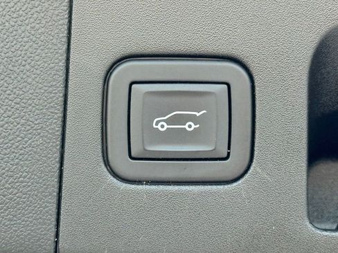 Certified 2025 Cadillac XT5 Premium Luxury w/ Technology Package AWD/4WD image 13