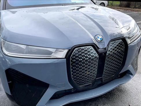 Used 2025 BMW iX xDrive50 image 31