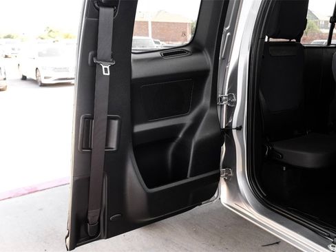 Used 2016 Toyota Tacoma TRD Sport w/ Towing Package image 42