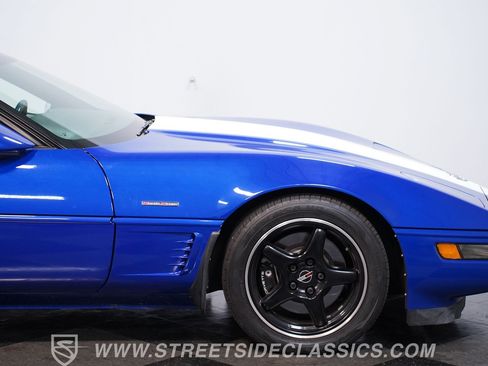 Used 1996 Chevrolet Corvette Coupe RWD image 25