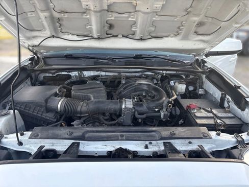 Used 2022 Toyota Tacoma SR image 11