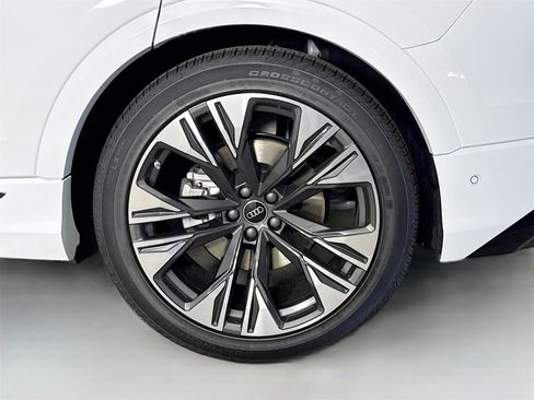 New 2026 Audi Q8 Premium Plus image 5