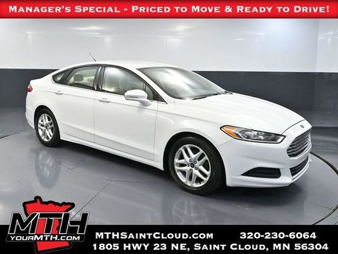 Used 2016 Ford Fusion SE FWD image 1