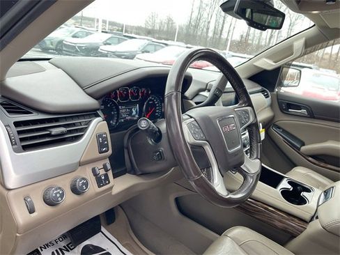 Used 2020 GMC Yukon XL SLT w/ Premium Edition image 10