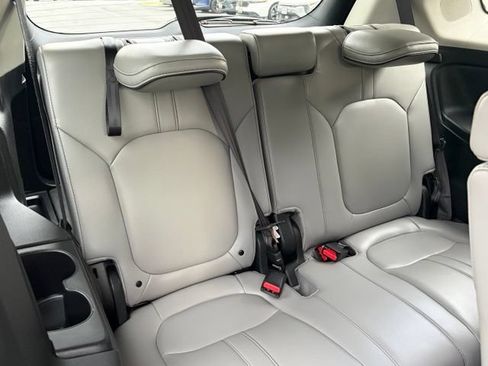 Used 2025 Honda Pilot Elite image 36