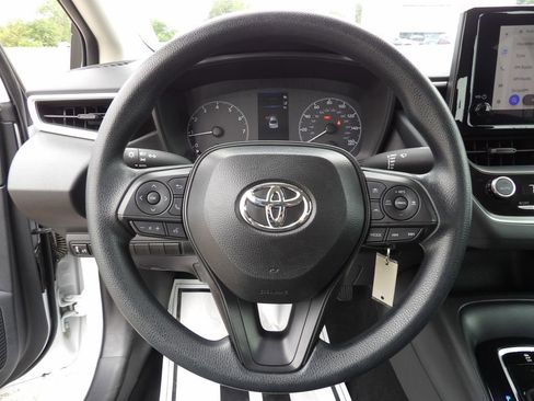 Used 2025 Toyota Corolla LE FWD image 13