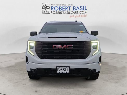Used 2025 GMC Sierra 1500 Elevation image 8