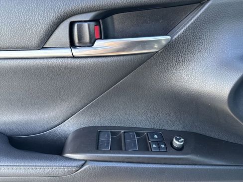 Used 2022 Toyota Camry XSE image 17