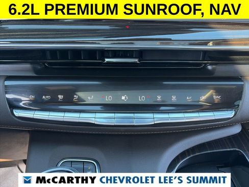 Used 2022 Cadillac Escalade ESV Premium Luxury image 9