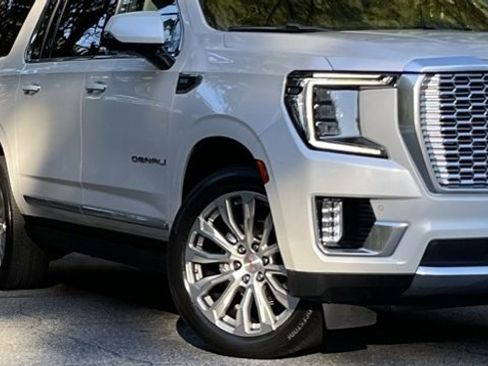 Used 2022 GMC Yukon XL Denali w/ Max Trailering Package image 12