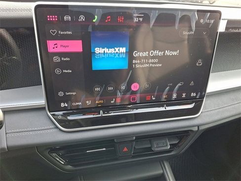 New 2026 Volkswagen Tiguan SE image 9