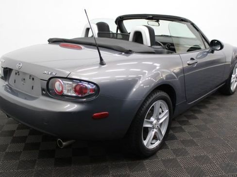 Used 2007 MAZDA MX-5 Miata Sport w/ Convenience Pkg RWD image 6