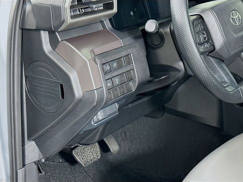 Used 2025 Toyota Tacoma SR5 image 10