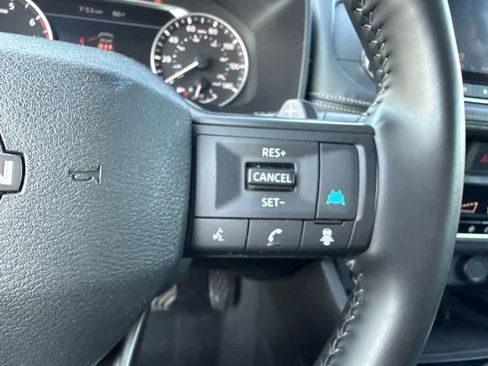 Used 2025 Nissan Rogue SV AWD/4WD image 21