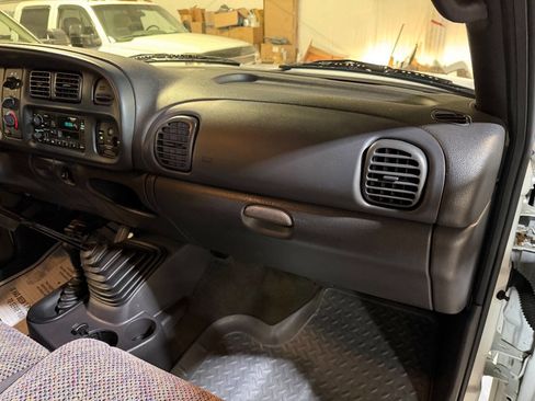 Used 1998 Dodge Ram 2500 Truck 4x4 Quad Cab image 40