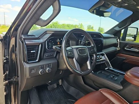 Used 2024 GMC Sierra 2500 Denali Ultimate AWD/4WD image 10