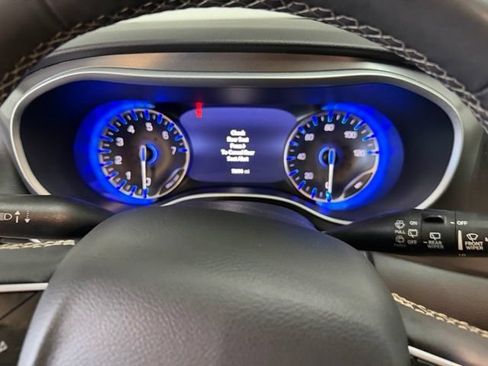 Used 2024 Chrysler Pacifica Touring-L FWD image 26