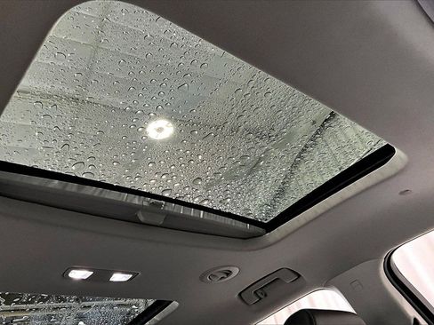 Used 2021 Chevrolet Traverse Premier w/ Redline Edition image 27