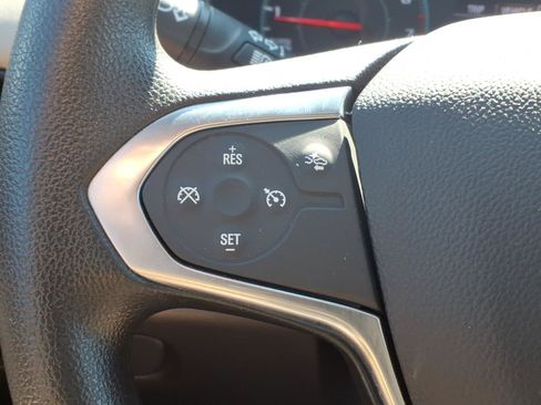 Used 2023 Chevrolet Traverse LS AWD/4WD image 17