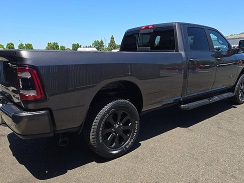 Used 2024 RAM 2500 Big Horn w/ Night Edition AWD/4WD image 4