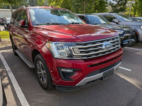 Used 2019 Ford Expedition XLT w/ Equipment Group 202A AWD/4WD image 1