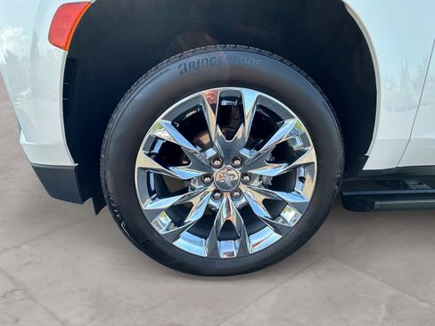 Used 2024 Chevrolet Tahoe High Country AWD/4WD image 14