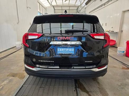 Used 2024 GMC Terrain SLT image 4