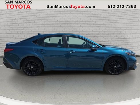 Used 2026 Toyota Camry SE w/ Convenience Package FWD image 5