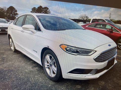 Used 2018 Ford Fusion SE w/ Equipment Group 602A image 5