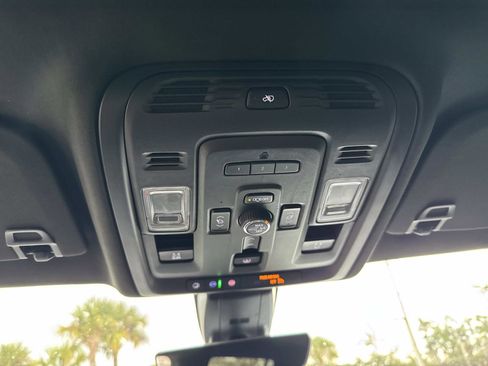 Used 2021 GMC Yukon XL Denali w/ Denali Ultimate Package image 29