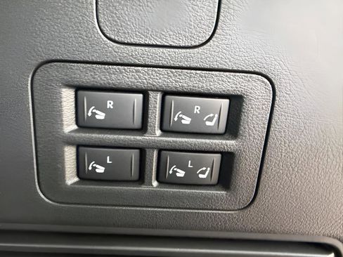 New 2026 Nissan Armada SL w/ Captain's Chari Seat Package AWD/4WD image 13