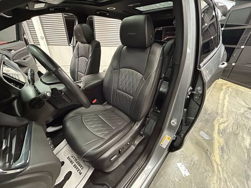 Used 2023 Buick Enclave Avenir w/ Avenir Technology Package image 10