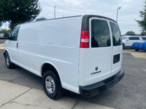 Used 2020 Chevrolet Express 2500 RWD image 3