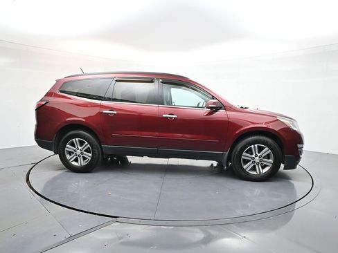 Used 2016 Chevrolet Traverse LT image 8