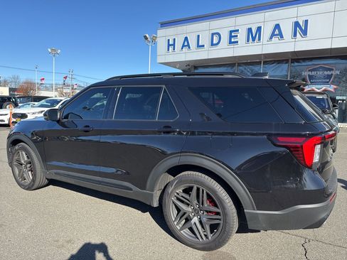 Used 2025 Ford Explorer ST w/ Sun And Sound Package image 9