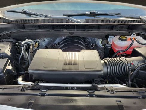 Used 2023 Chevrolet Suburban Premier image 9