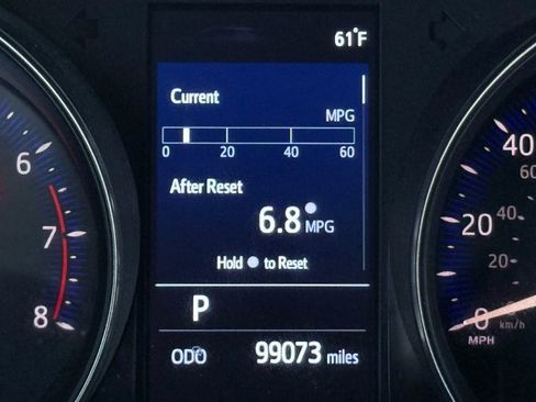 Used 2019 Toyota C-HR LE image 9