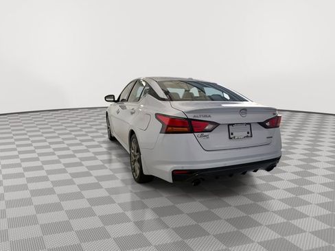 Certified 2024 Nissan Altima 2.0 SR image 9