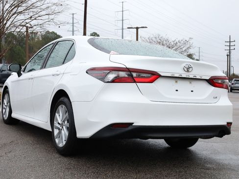 Used 2023 Toyota Camry LE image 3