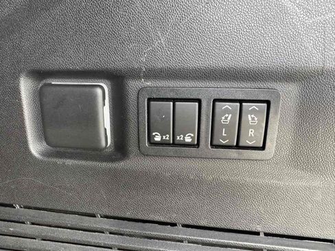 Used 2021 GMC Yukon AT4 AWD/4WD image 29