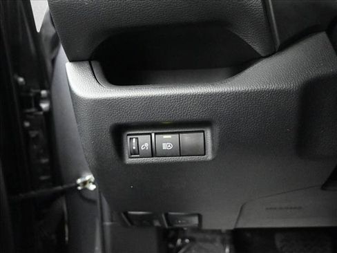 Used 2022 Toyota RAV4 XLE image 18