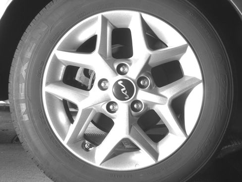 Used 2025 Kia Soul LX w/ LX Technology Package image 15