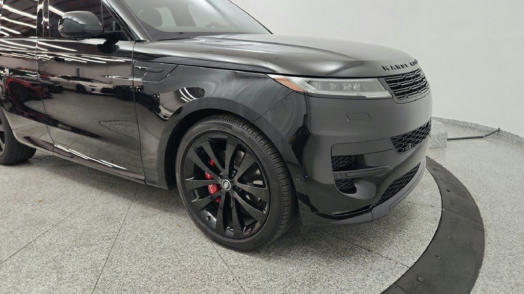 Used 2025 Land Rover Range Rover Sport Dynamic SE AWD/4WD image 25