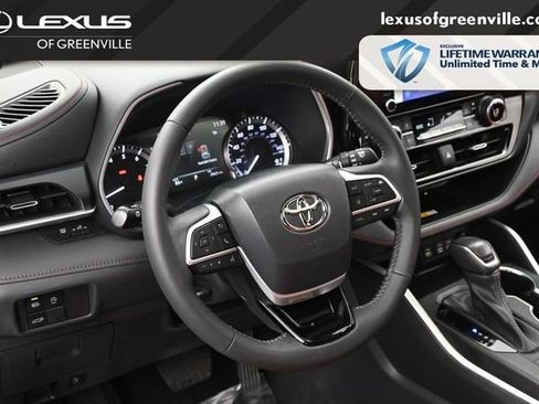 Used 2023 Toyota Highlander XSE FWD image 22