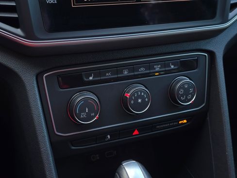 Used 2018 Volkswagen Atlas SE image 30