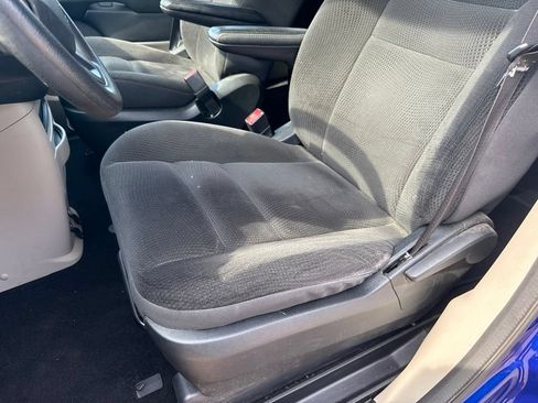 Used 2018 Dodge Grand Caravan SE w/ UConnect Hands-Free Group FWD image 16