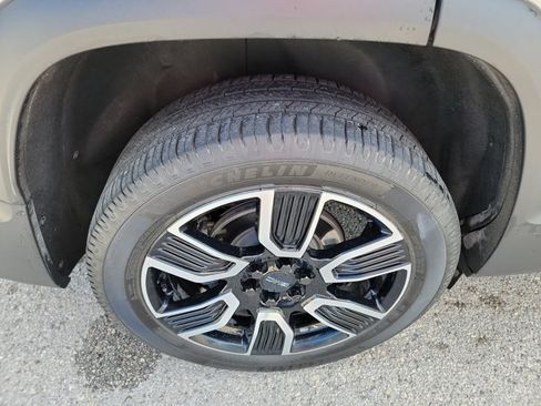 Used 2021 GMC Acadia SLT w/ Elevation Edition FWD image 11