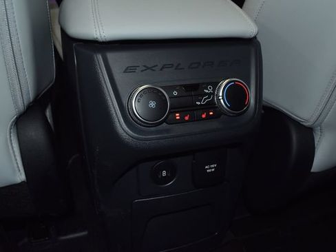 Used 2026 Ford Explorer Platinum w/ LUX Leather Package AWD/4WD image 26