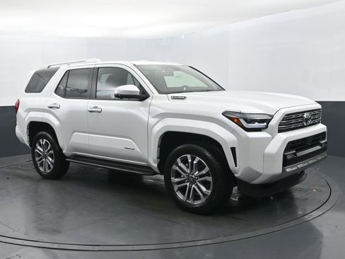 Used 2025 Toyota 4Runner Limited image 7